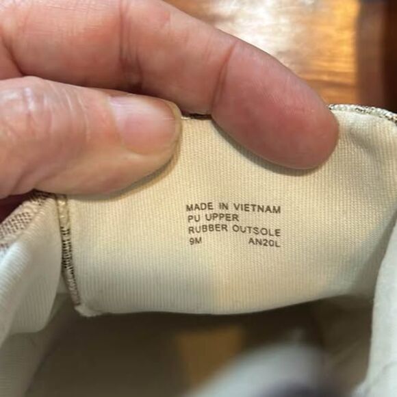 Michael Kors white MK logo sneakers with gold accents Size 9M - Picture 7 of 7